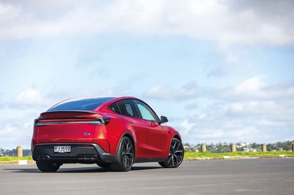 Tesla moves its FSD(S) to subs model