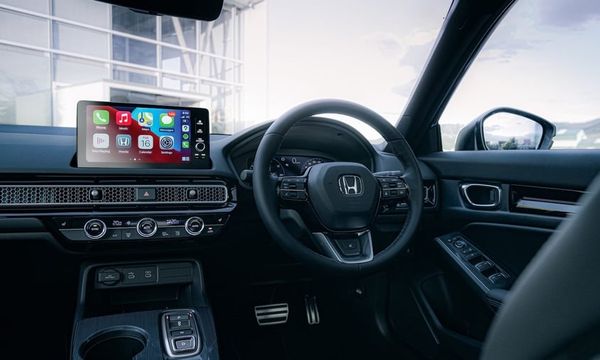 Apple CarPlay update to allow video streaming in parked cars