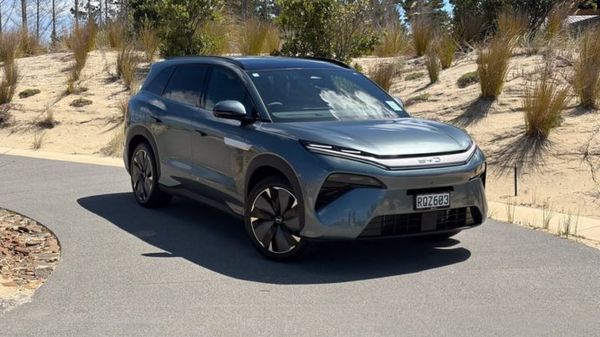 BYD Sealion 8 arrives