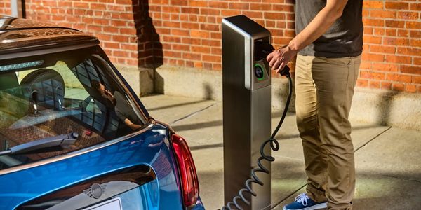 San Francisco moves to install curbside EV chargers on city streets