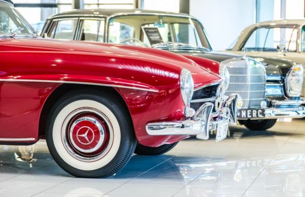 Mercedes-Benz Auckland showcases classics at annual open day