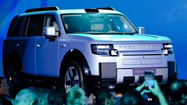 Freelander 8 unveiled as electrified off-road SUV