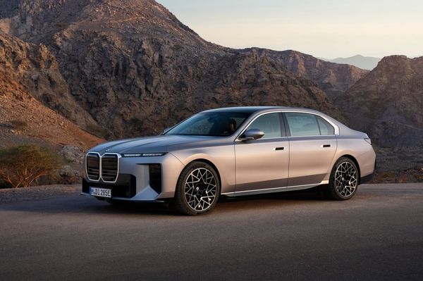 BMW's new 7 Series lands with 720km EV range and cinema-grade rear seats