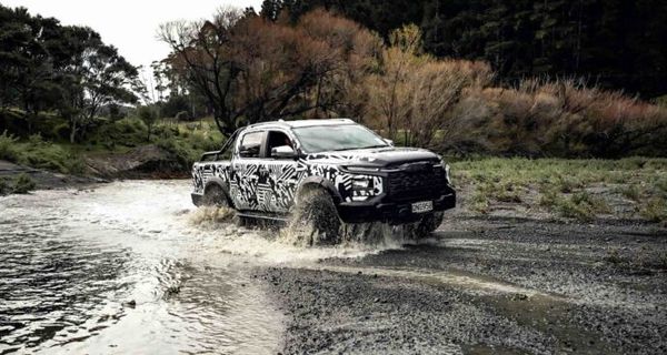 JAC T9 plug-in hybrid ute