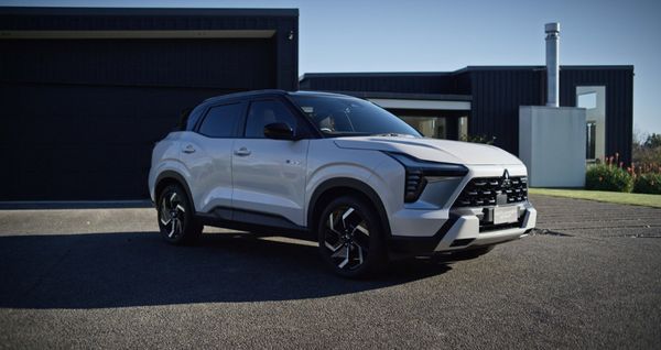 Mitsubishi Outlander Sport hybrid