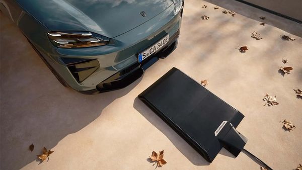 Porsche Cayenne Electric wireless charging pad