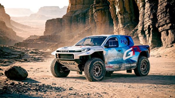 Toyota unveils a hydrogen-powered GR Hilux for Dakar
