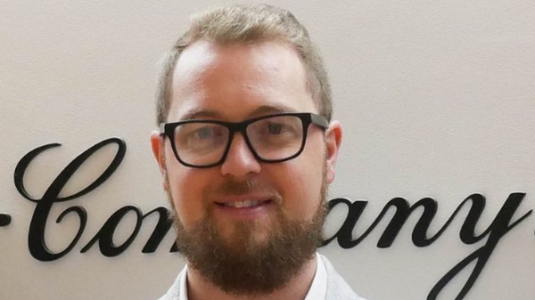 Colonial automotive executive