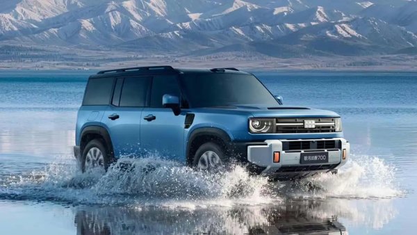 Geely Battleship 700 SUV in water