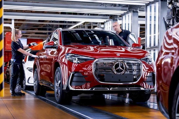 Mercedes-Benz GLA production line