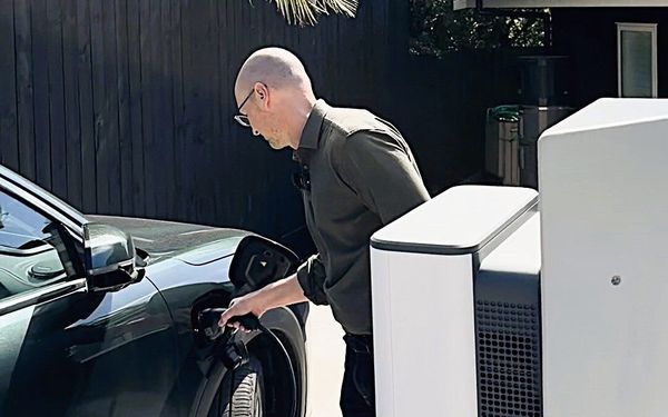 Genesis V2G trial runs an Auckland home on a BYD Atto 3 at peak times